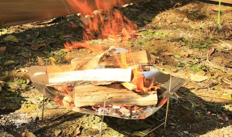 焚き火台 ソロ 軽量折りたたみ式焚き火台